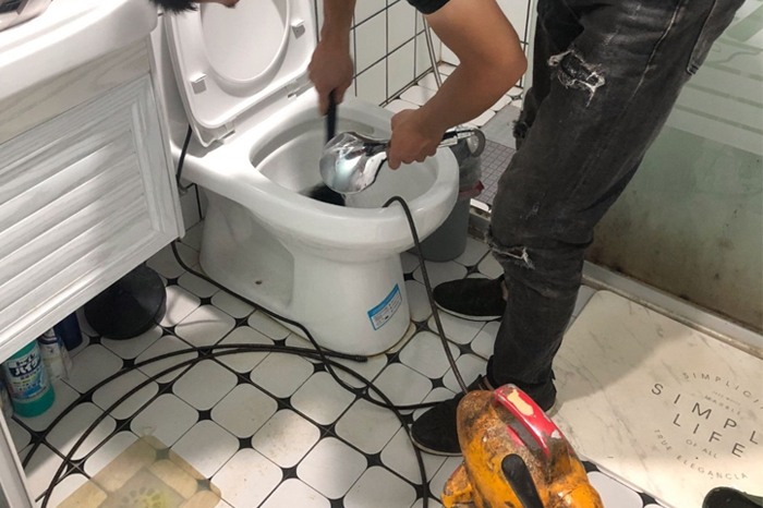 前进疏通下水道