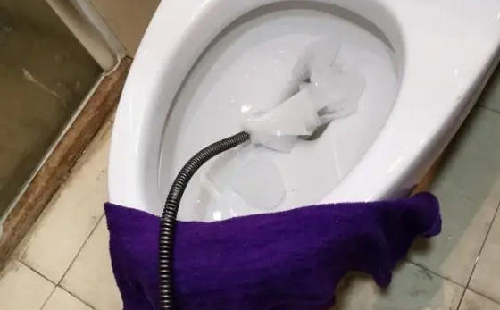 前进马桶疏通